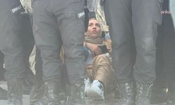 Van Yüzüncü Yıl Üniversitesi’nde 15 yaşındaki çocuğun ölümünü protesto eden öğrencilere polis müdahalesi