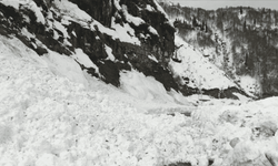 Artvin'de çığ altında kalan çobanın cansız bedenine ulaşıldı