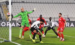 Manisa FK önce hakeme sonra sise takıldı 2-2