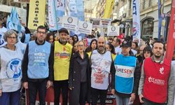 Sağlıkçılardan İstanbul İl Sağlık Müdürlüğü önünde eylem