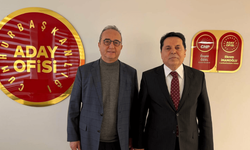 Ahmet Özer, CHP'nin Cumhurbaşkanlığı Aday Ofisi'ni ziyaret etti
