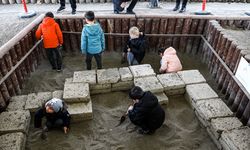 Bursa'da arkeolojiyi eğlenerek öğrendiler