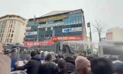 Van'da Rojava yürüyüşüne polis müdahalesi: Belediye eş başkanları, il başkanı ve baro başkanı gözaltında