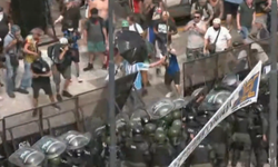 Arjantinliler Milei'nin tartışmalı iş reformuna karşı sokakta