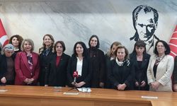 CHP’li kadınlardan Dilek Kaya İmamoğlu’na destek: Ailelere dokunmayı bırakın