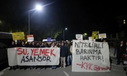 Ege Üniversitesi öğrencileri yurt koşullarını protesto etti