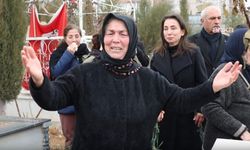 DEM Parti Eş Genel Başkanı Hatimoğulları Adıyaman'da deprem mezarlığını ziyaret etti