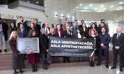 İzmir Barosu depremde yaşamını yitiren meslektaşlarını andı