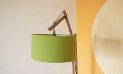 Ev Dekorasyonunun Gizli Kahramanı: Doğru Lambader Nasıl Seçilir?