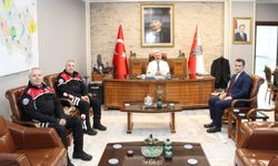 Manisa’nın ikiz polis kardeşleri aynı anda başladıkları görev sürecini emeklilikle taçlandırdı