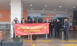 Ayvalık Demokrasi Platformu, Migros depo işçilerine destek için basın açıklaması yaptı