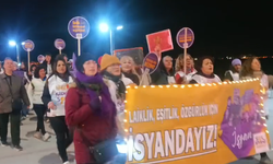 Akçay'da kadınlar laiklik ve eşitlik talebiyle yürüdü