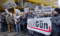 Gazeteciler, BirGün muhabiri İsmail Arı’nın gözaltına alınmasını protesto etti