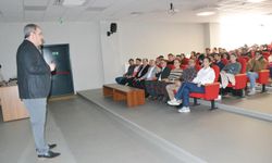 CBÜ Spor Bilimleri Fakültesi öğrencilerine “Sahadan Siperlere Çanakkale Ruhu ve Sporun Kahramanları” Konferansı