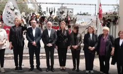 CHP heyeti Kahramanmaraş'taki okul saldırısında hayatını kaybedenlerin aileleriyle görüştü