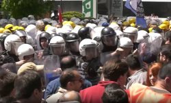 Doruk Madencilik işçilerinin Bakanlık yürüyüşüne müdahale: Sendika yöneticileri gözaltına alındı