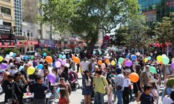 Edremit'te çocukların bayram coşkusuna sanat dokunuşu