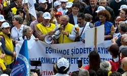 KESK ve Eğitim Sen'den MEB önünde çağrı: Okulların güvenlikli hale getirilmesini istiyoruz, ortak talep budur