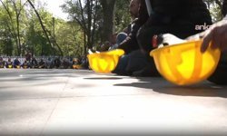 Doruk Madencilik işçilerinin açlık grevi sürüyor: Yıldızlar Holding önünde bir araya gelme çağrısı yinelendi