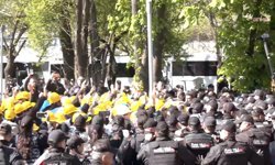 Doruk Madencilik işçilerinin Bakanlığa yürüyüşüne polis engeli