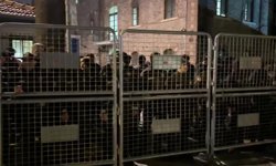 Meslek Fabrikası'na giriş çıkışlar polis tarafından kapatıldı