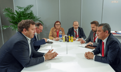 Özel, Barselona'da Almanya SPD Eş Başkanı Klingbeil ile görüştü