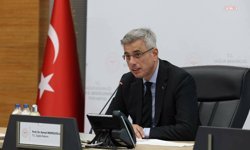 Türkiye İran'a 6 tırlık sağlık yardımı gönderiyor