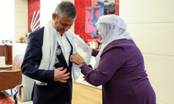 Barış Anneleri, Özgür Özel’i ziyaret etti