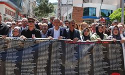 Soma'da yüzlerce kişi 301 şehit madenci için yürüdü
