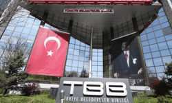 Türkiye Belediyeler Birliği toplantısında Ekrem İmamoğlu’nun mesajı okunurken arbede çıktı