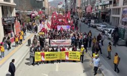 Van'da 1 Mayıs: Barış lütuf değil, haktır