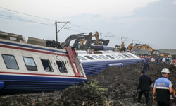 Çorlu'da kazanın yaşandığı tren hattının, bakım-onarım ihalesinin iptal edildiği ortaya çıktı