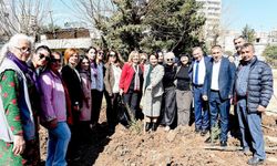 Seyhan Belediyesi öldürülen kadınlar için fidan dikti