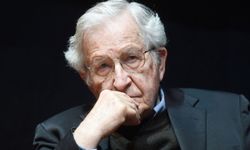 Chomsky, salgın sonrası insanlığı 2 büyük felaket bekliyor