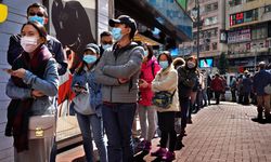 Hong Kong'da vakalar artışa geçti: Okullar yeniden kapatılıyor