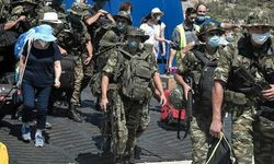 Yunanistan Meis adasına turistik feribotla asker taşıdı