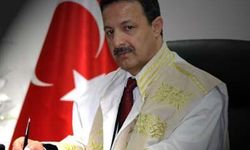 Makam aracı ihalesinde "ithal deri direksiyon" isteyen Rektör Murat Erman istifa etti