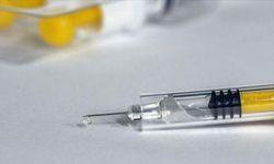 Oxford'un aşısında insanlı deneylere başlandı