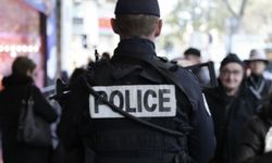 Fransa'da Charlie Hebdo'nun eski ofisi yakınında bıçaklı saldırı