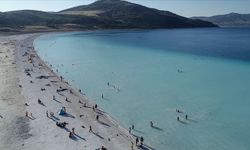 Çevre Bakanı'ndan Salda Gölü açıklaması: "Beyaz Adalar'da yüzülmeyecek"