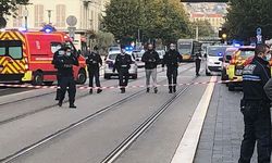Fransa'nın Nice kentinde bıçaklı saldırı