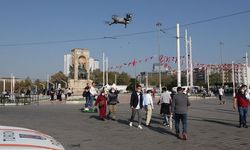 Taksim’de drone'lu maske denetimi