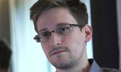 Rusya'dan Snowden'a süresiz oturma izni