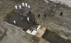 AKP'li belediyeden pandemide hayatını kaybeden sağlıkçılar için ücretsiz mezar yeri teklifi