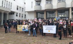 ODTÜ öğrencileri polis ablukası altında Boğaziçi Üniversitesi öğrencilerine destek verdi