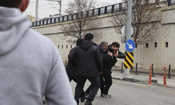 Uyuşturucudan tutuklanan Ümitcan Uygun'un ailesi, AA muhabirlerine saldırdı