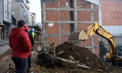 Şişli'de bir inşaatın istinat duvarı çöktü