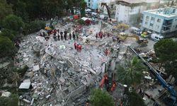 İzmir depremi ile ilgili 22 kişi hakkında gözaltı kararı