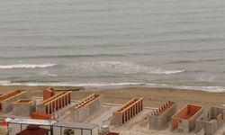 AKP'li belediyenin yaklaşık 8 milyonluk 'plaj' projesi: Kumsala beton döküldü