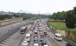 Tam kapanmanın sona ermesiyle İstanbul'da trafik yoğunluğu arttı